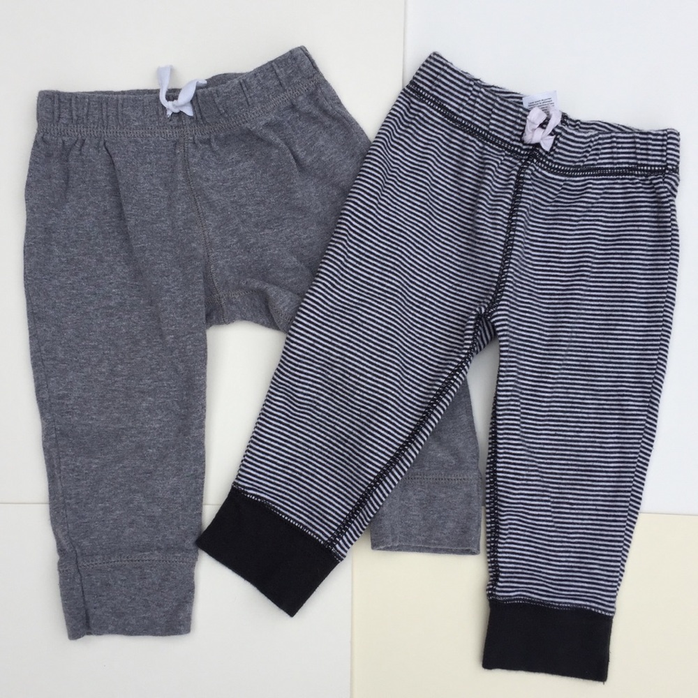 EUC Carter’s 2-pk 12m Baby / Toddler unisex pants